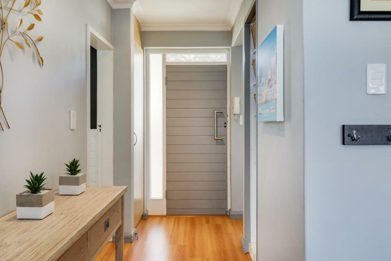 Backup-Powered Bantry Bay View 2 Bed Apartment Le Cap Extérieur photo