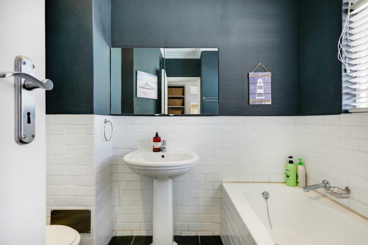 Backup-Powered Bantry Bay View 2 Bed Apartment Le Cap Extérieur photo